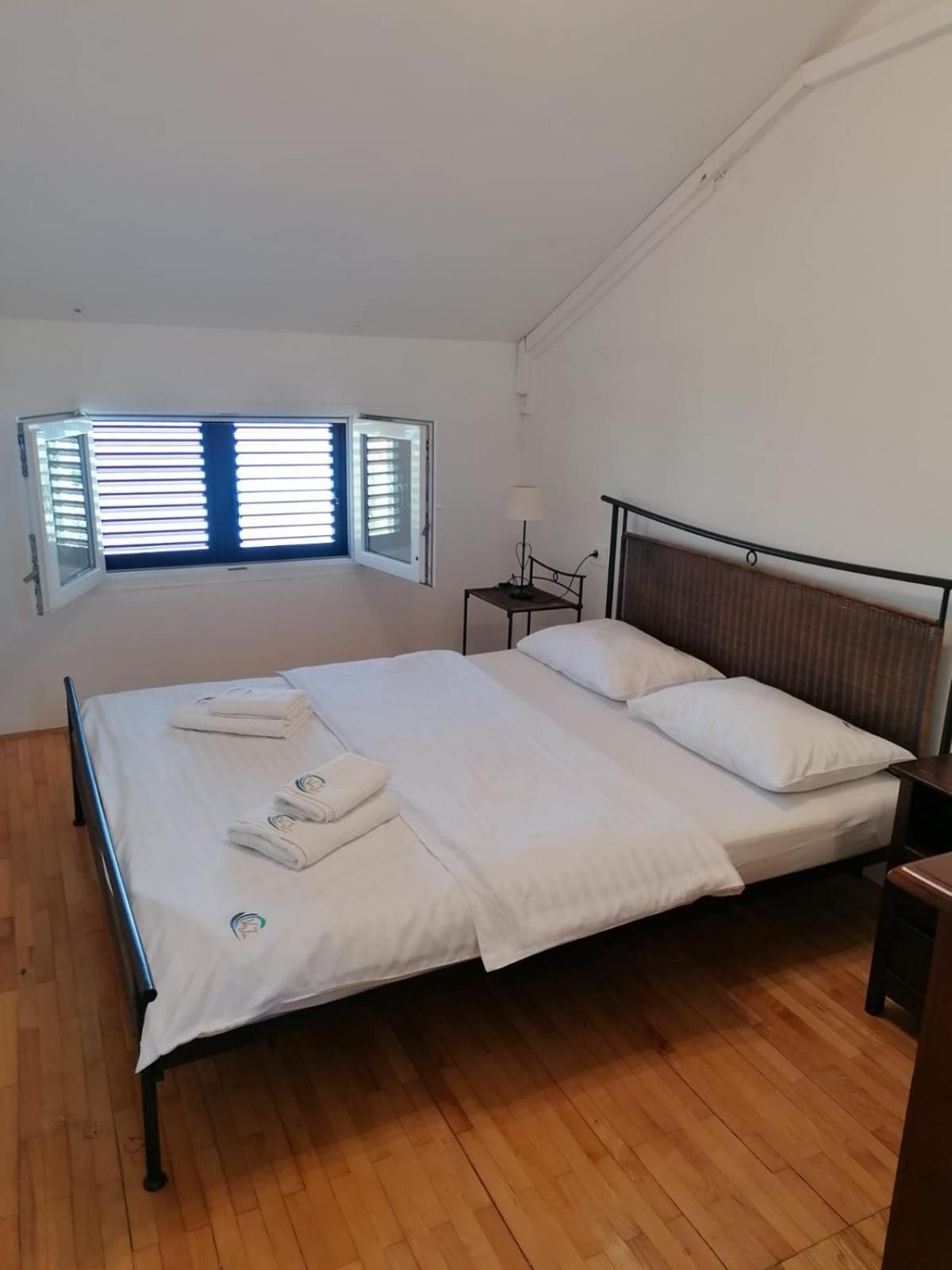 Apartments Villa Julia Τρογκίρ Εξωτερικό φωτογραφία